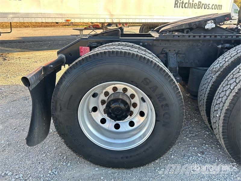 Volvo VNL Sattelzugmaschinen