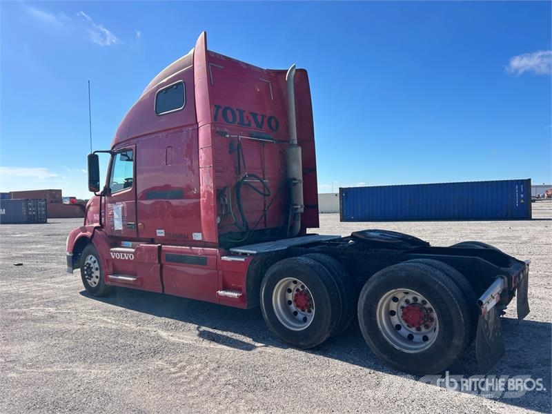 Volvo VNL Vetopöytäautot