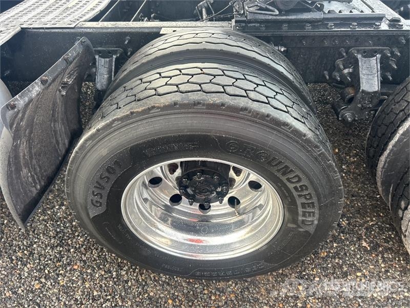 Volvo VNL Vlačilci