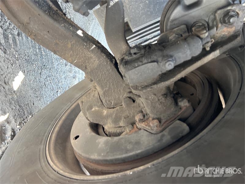 Volvo VNL Vetopöytäautot