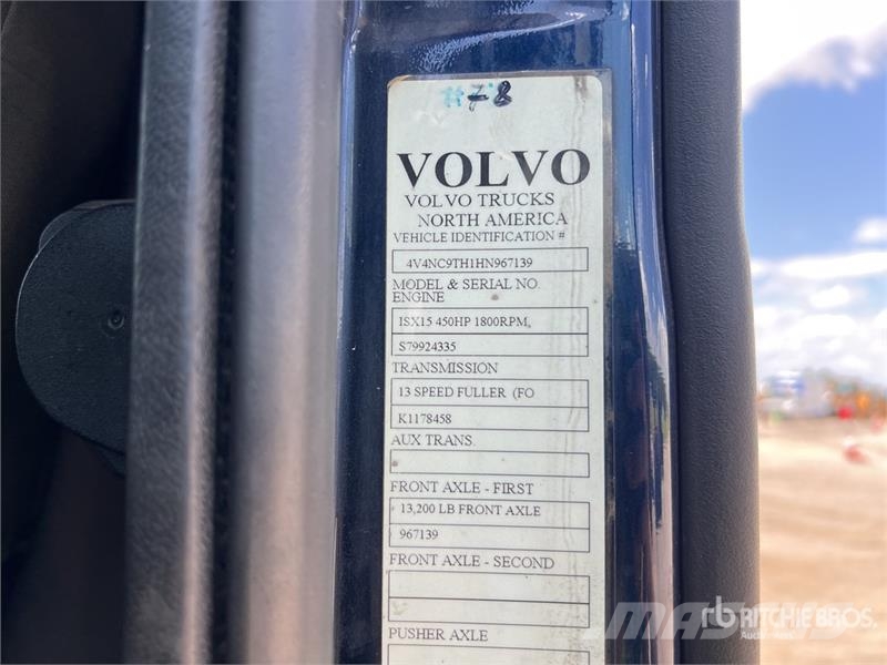 Volvo VNL Vetopöytäautot