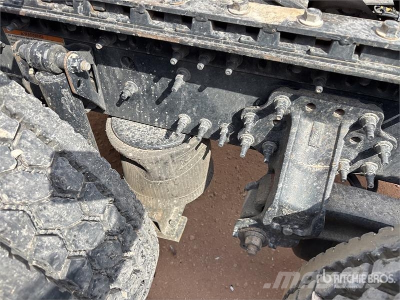 Volvo VNL Vetopöytäautot