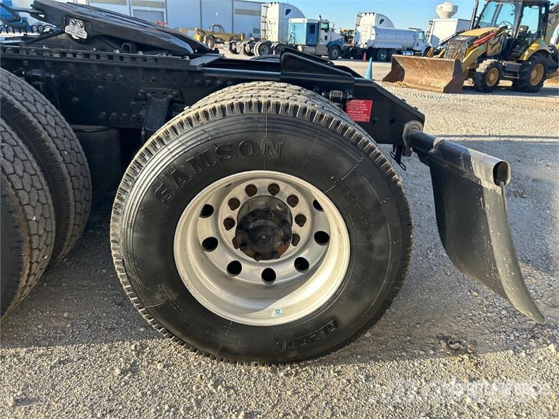 Volvo VNL Sattelzugmaschinen