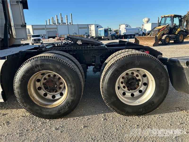 Volvo VNL Sattelzugmaschinen