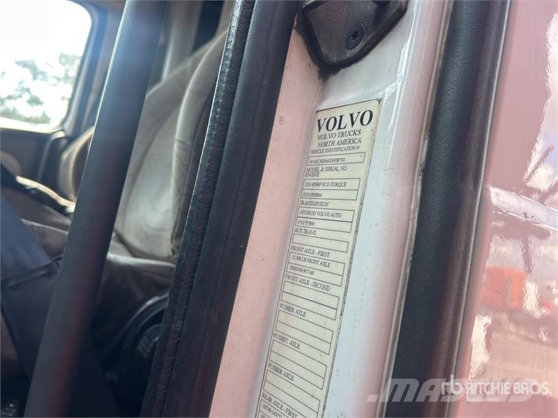 Volvo VNL Vilcēji