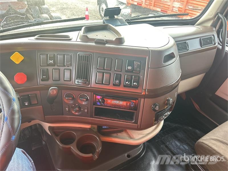 Volvo VNL Vlačilci