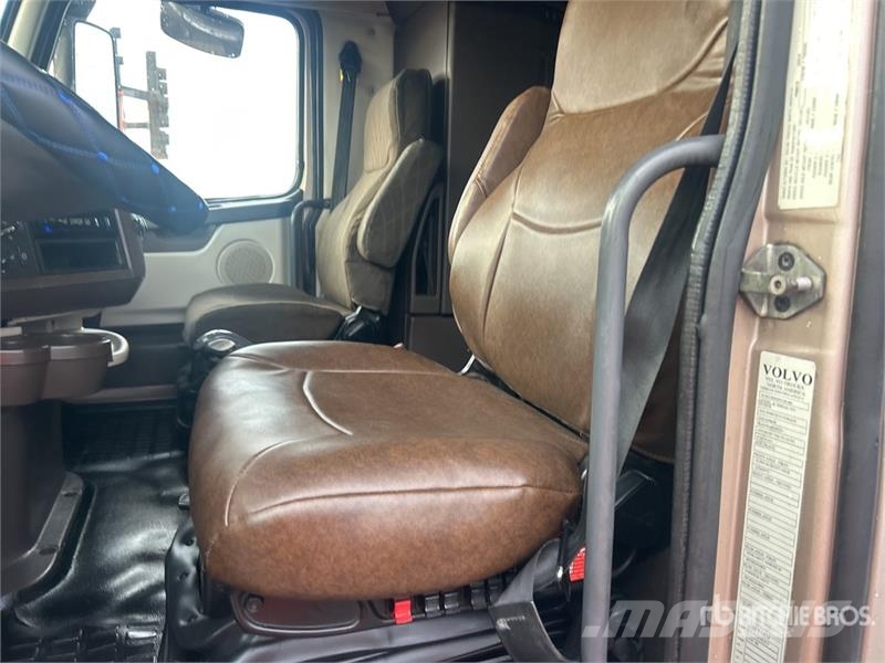 Volvo VNL Vlačilci