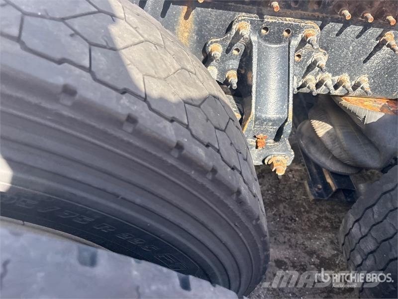 Volvo VNL Trekkers