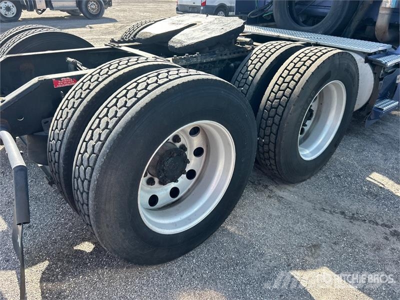 Volvo VNL Sattelzugmaschinen