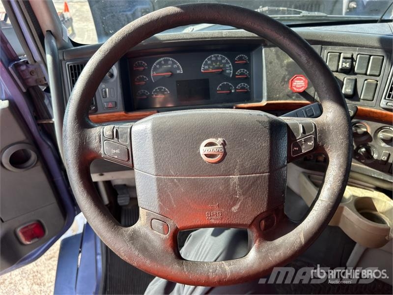 Volvo VNL Sattelzugmaschinen