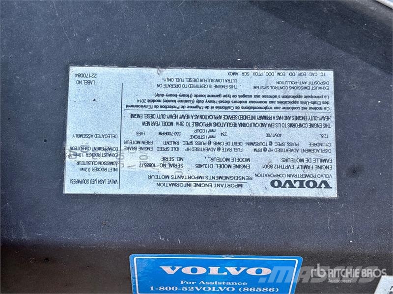 Volvo VNL300 6x4 T/A Day Cab Truck Tractor Tegljači