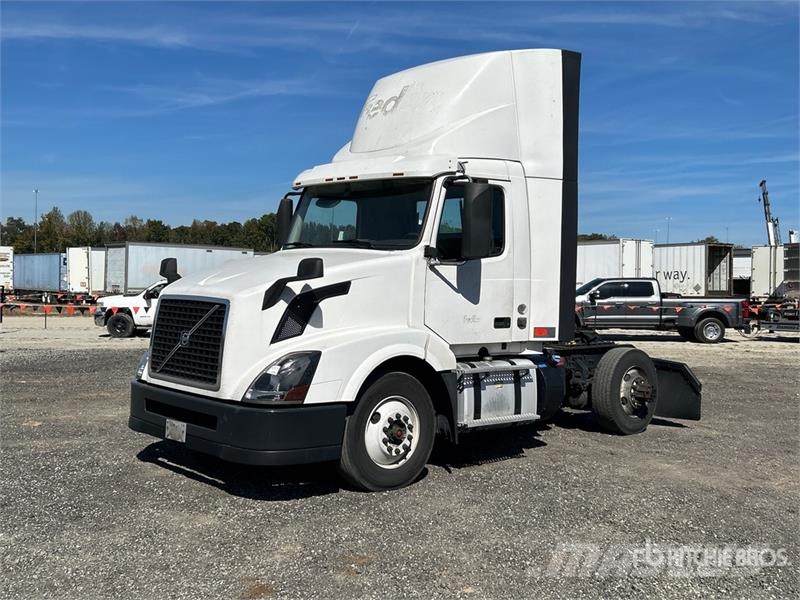 Volvo VNL42T Vilcēji