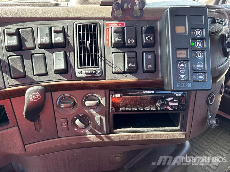 Volvo VNL42T Vilcēji