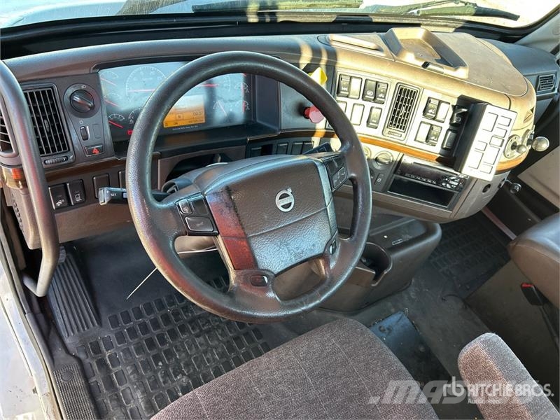 Volvo VNL42T Vilcēji