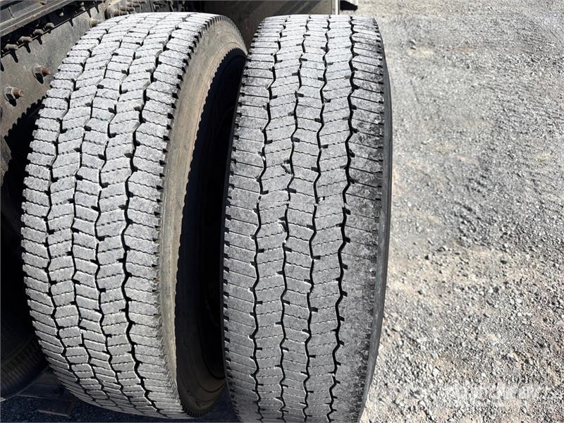 Volvo VNL42T Nyergesvontatók