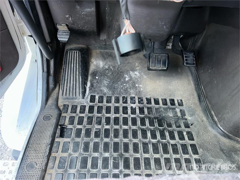 Volvo VNL42T Vlačilci