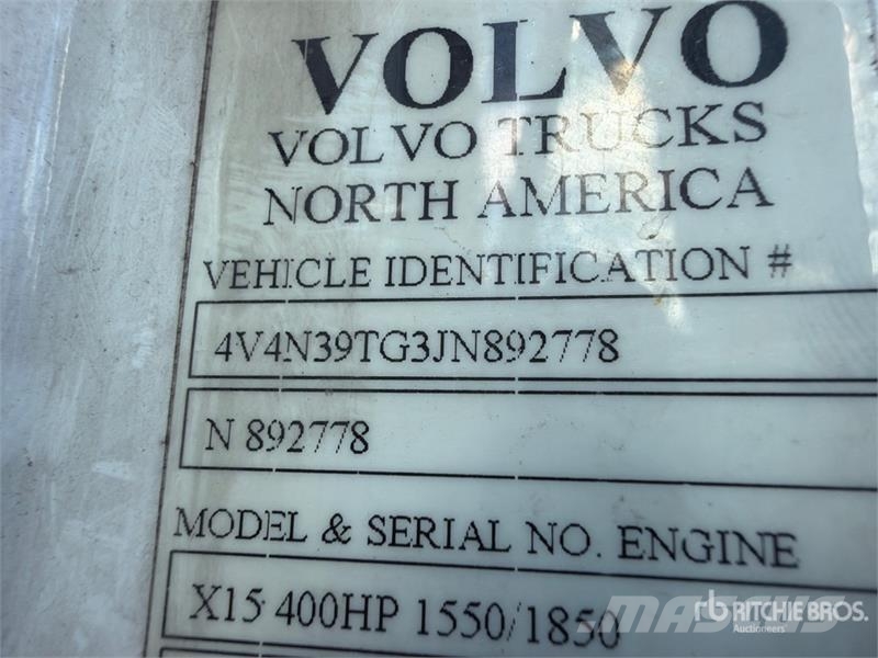 Volvo VNL42T Trekkers