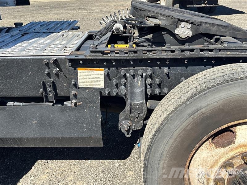 Volvo VNL42T Vetopöytäautot