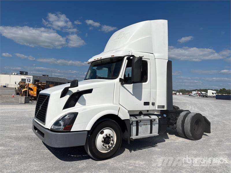 Volvo VNL42T Vilcēji