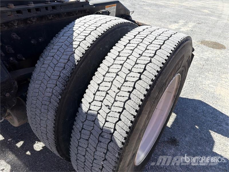 Volvo VNL42T Nyergesvontatók