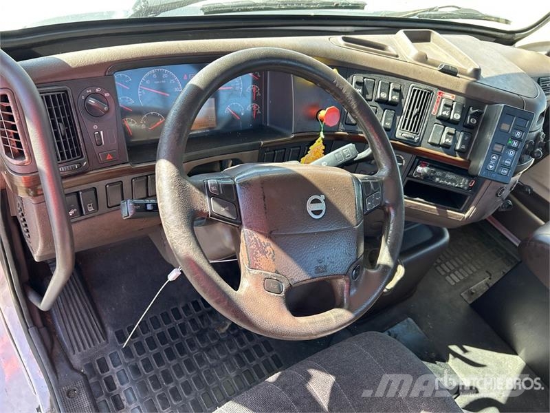 Volvo VNL42T Vilcēji
