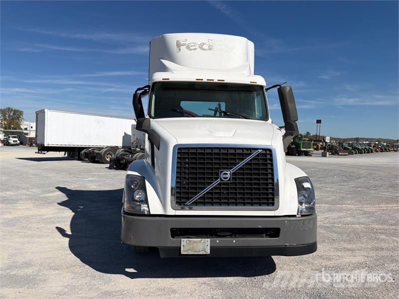 Volvo VNL42T Nyergesvontatók