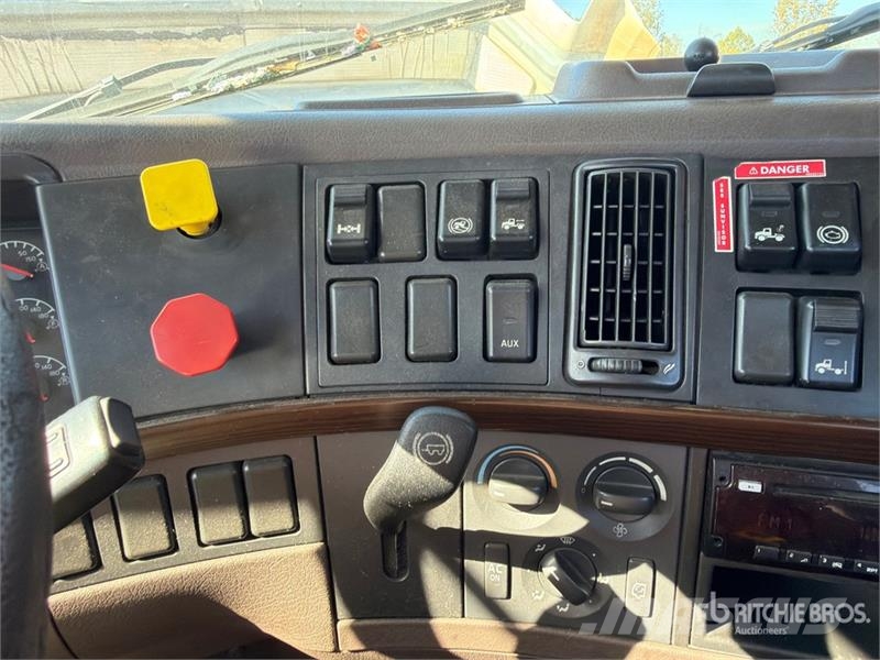 Volvo VNL42T Nyergesvontatók