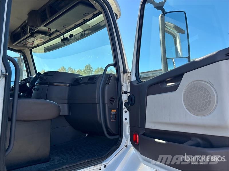 Volvo VNL42T Vetopöytäautot