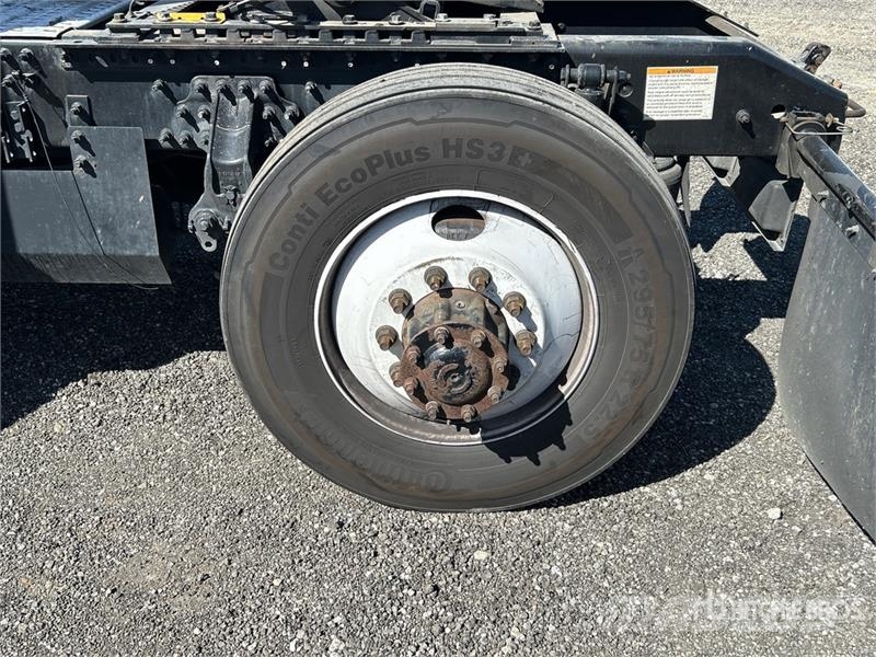 Volvo VNL42T Vilcēji