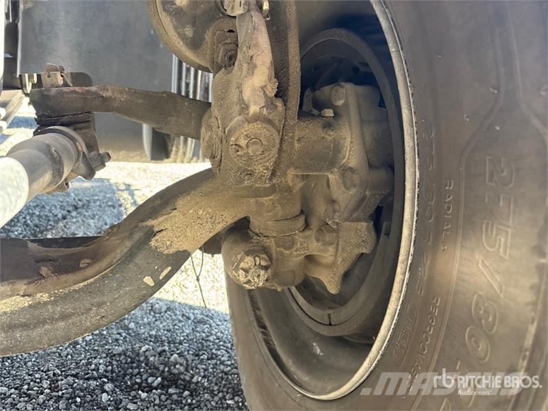 Volvo VNL42T Vetopöytäautot
