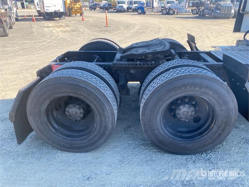 Volvo VNL640 Tegljači