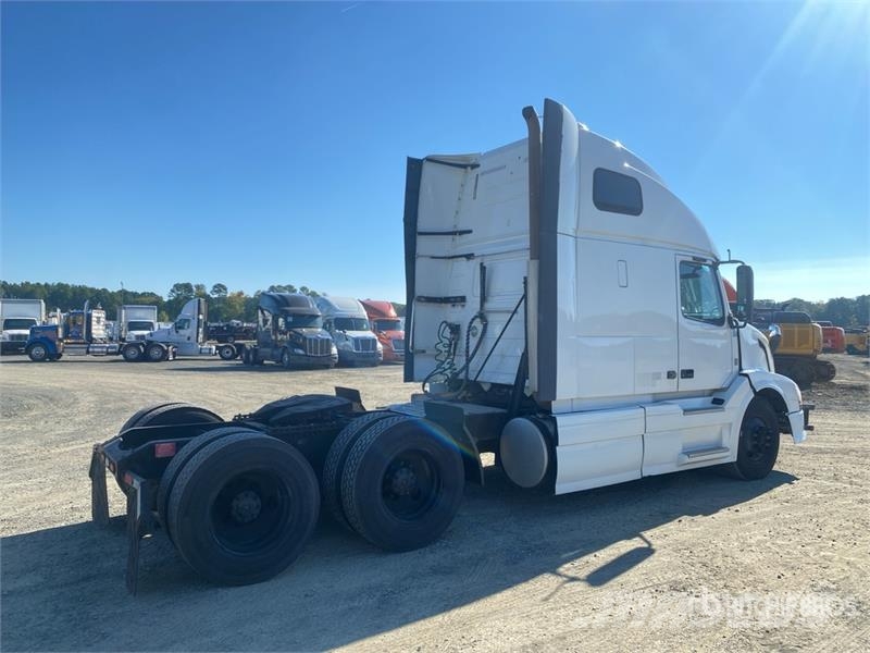 Volvo VNL640 Tegljači