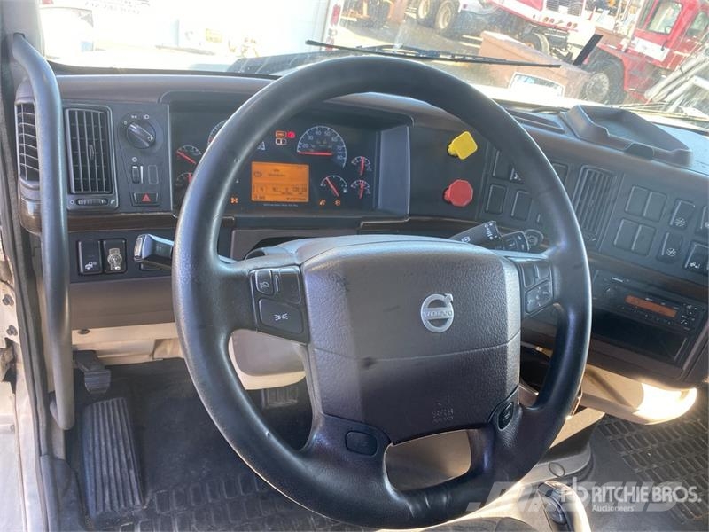 Volvo VNL640 Tegljači