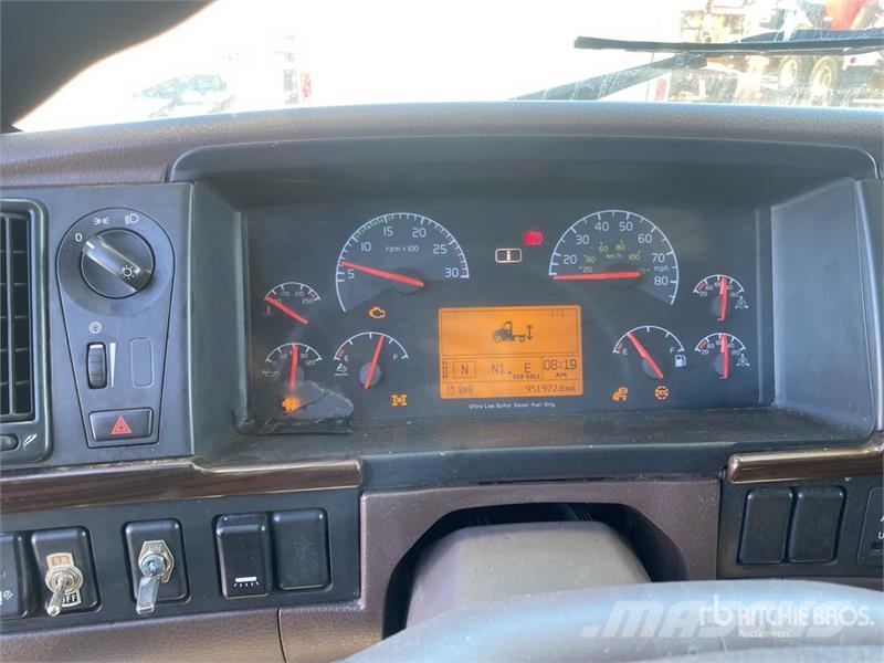 Volvo VNL640 Tegljači