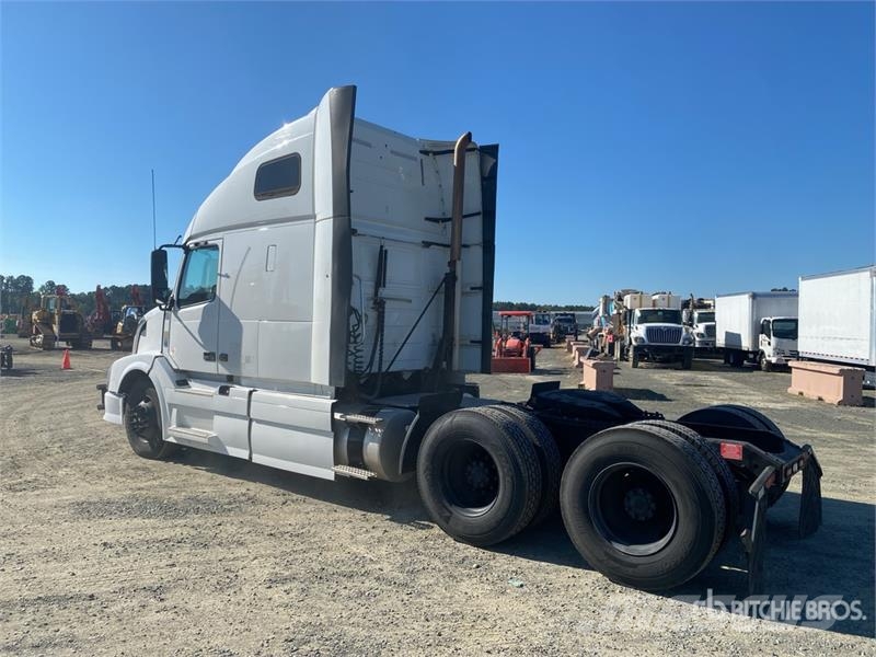 Volvo VNL640 Tegljači