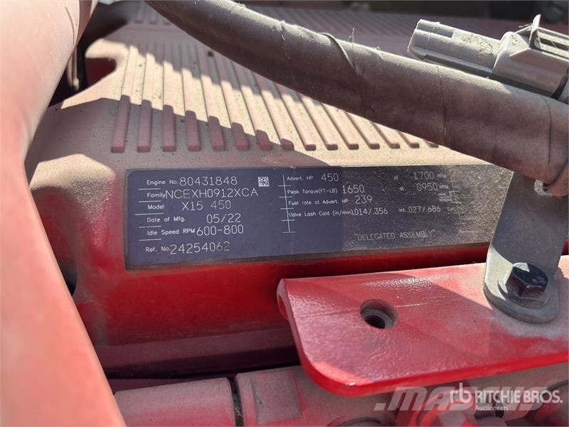 Volvo VNL64T760 6x4 T/A Sleeper Truck Tractor Vlačilci