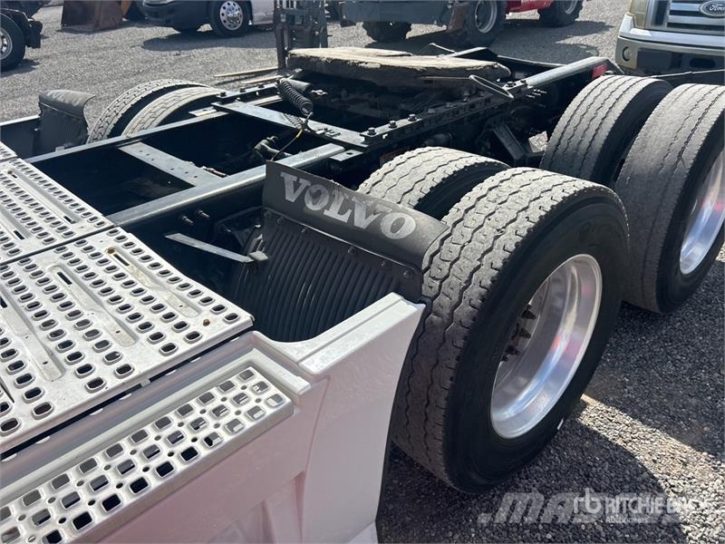 Volvo VNL670 Седельные тягачи