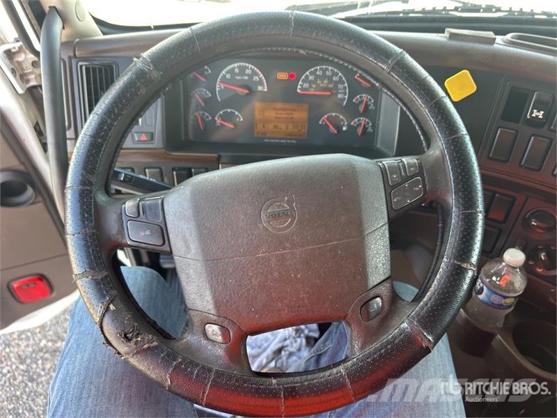 Volvo VNL670 Седельные тягачи