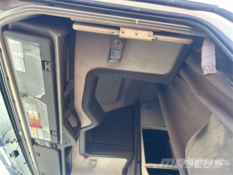 Volvo VNL670 Седельные тягачи