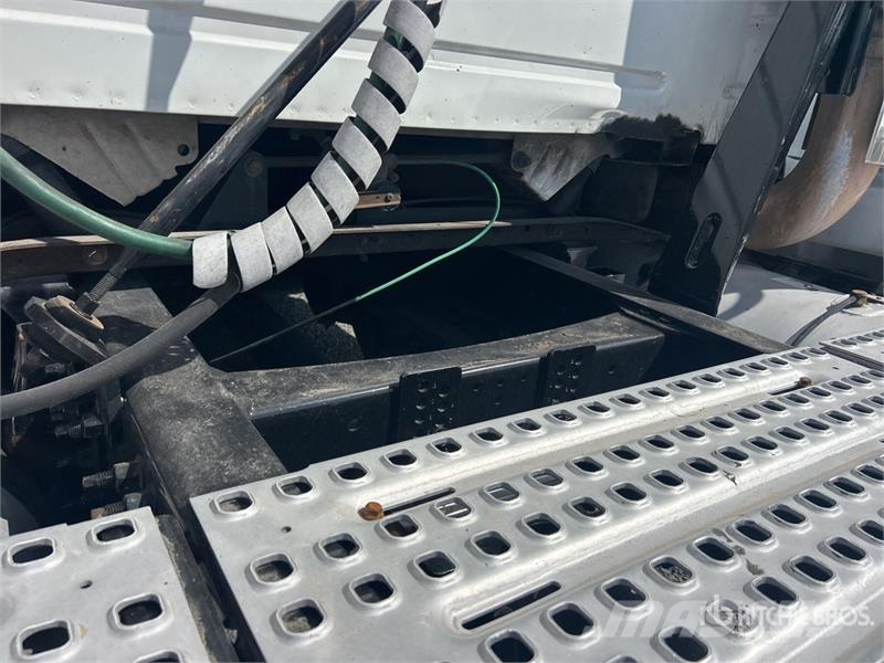 Volvo VNL670 Седельные тягачи