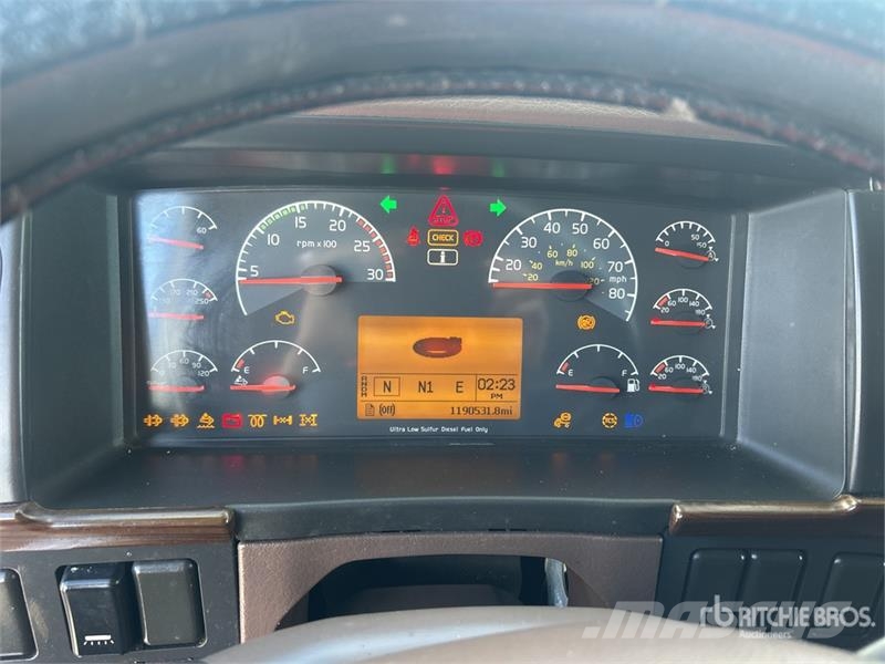 Volvo VNL670 Седельные тягачи