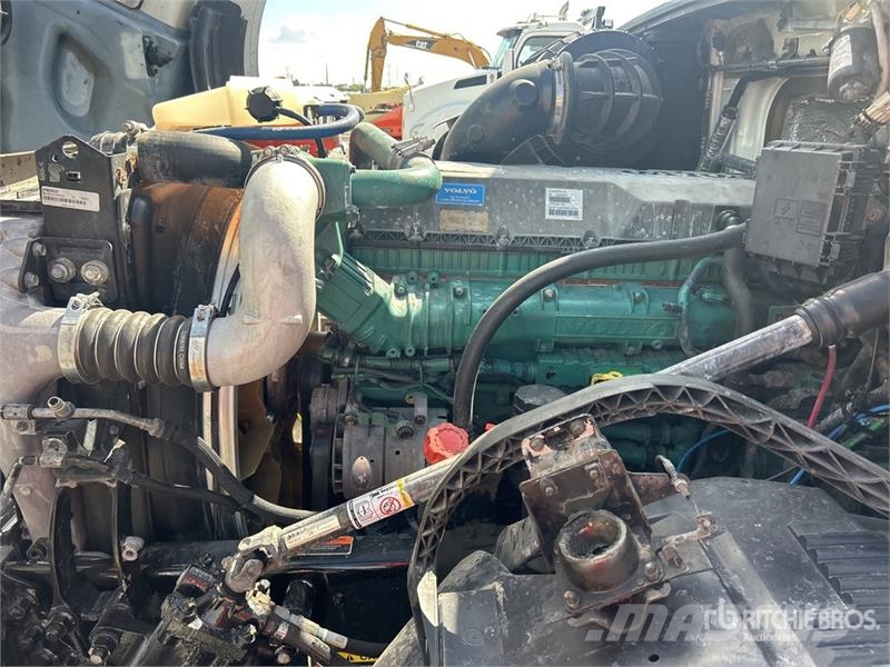 Volvo VNL670 Седельные тягачи