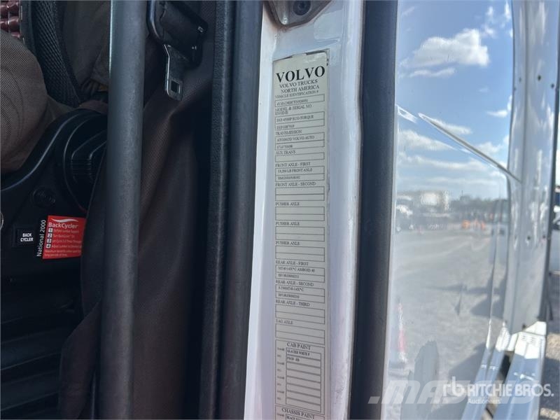 Volvo VNL670 Седельные тягачи