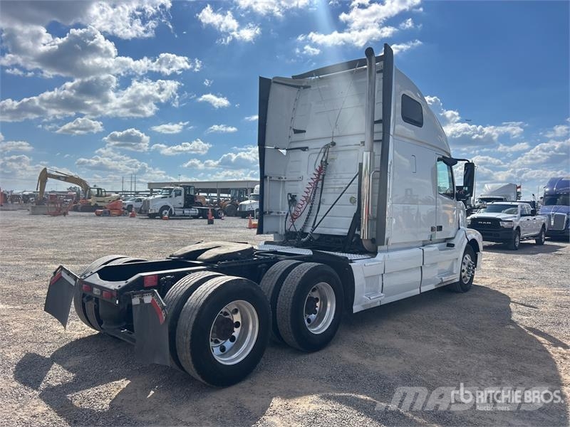 Volvo VNL670 Седельные тягачи