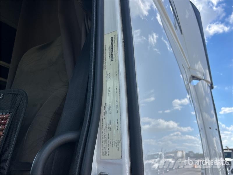 Volvo VNL670 Седельные тягачи