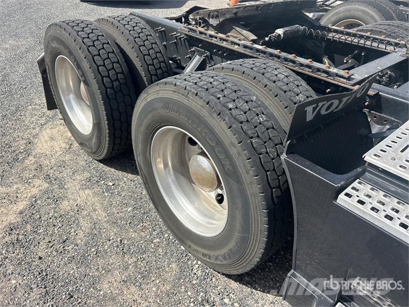 Volvo VNL680 Trekkers