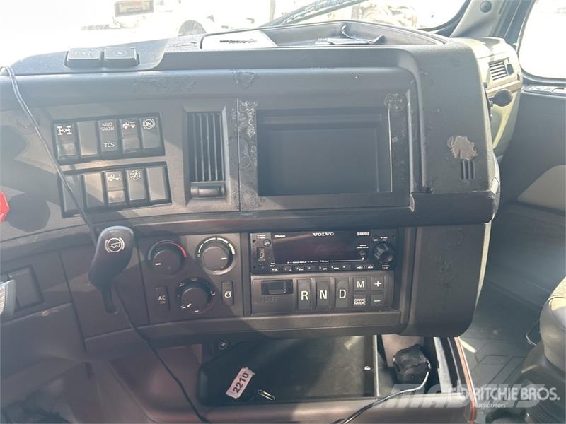 Volvo VNL680 Trekkers