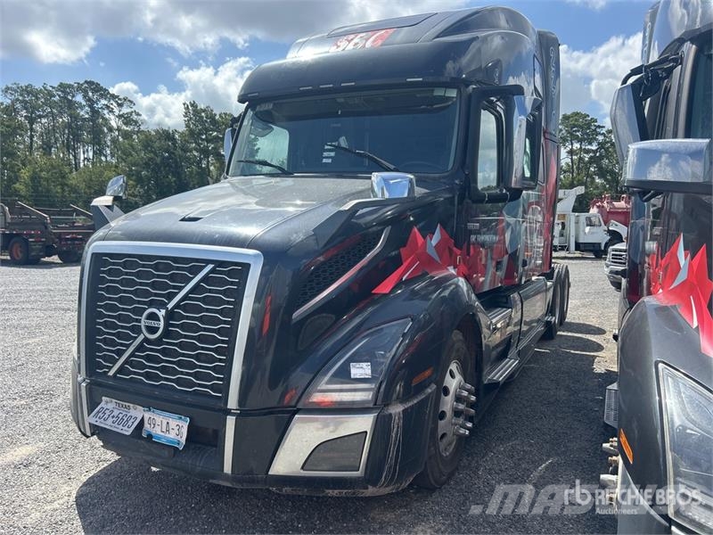 Volvo VNL680 Trekkers
