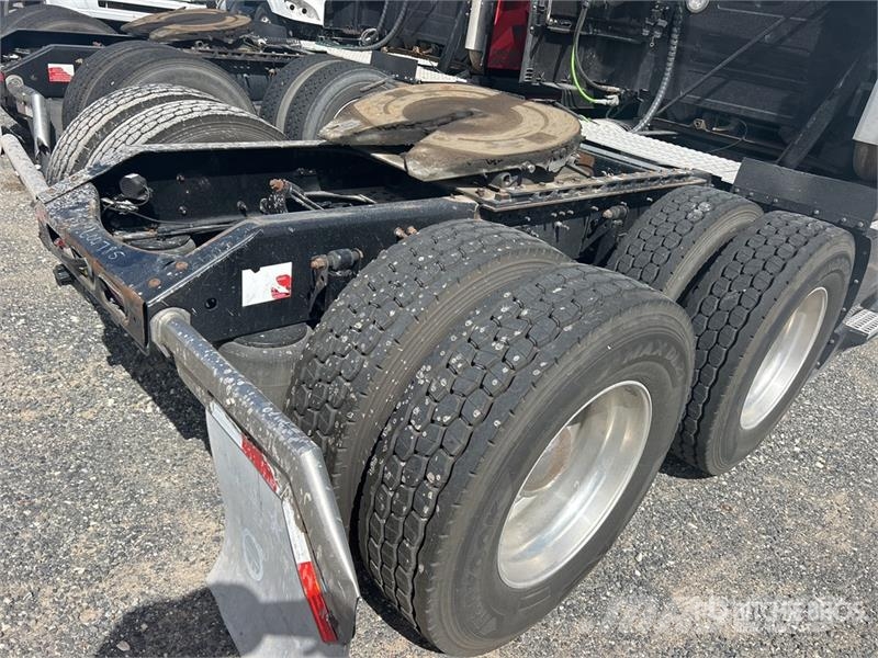 Volvo VNL680 Trekkers