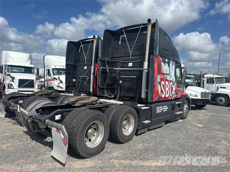 Volvo VNL680 Trekkers